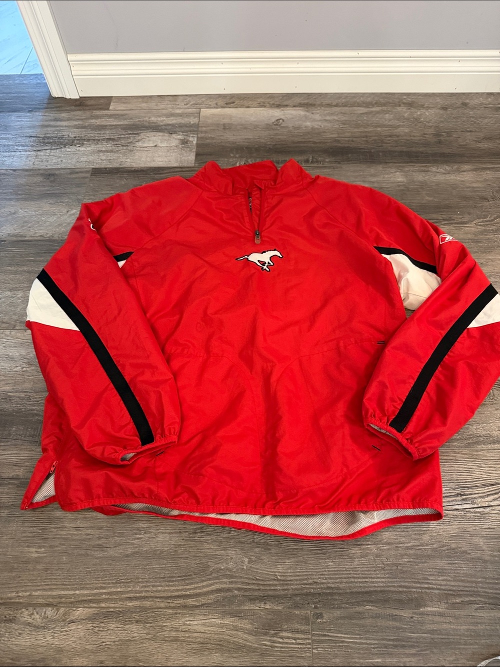 CFL Red‎ Pullover Windbreaker with Stampeders Logo